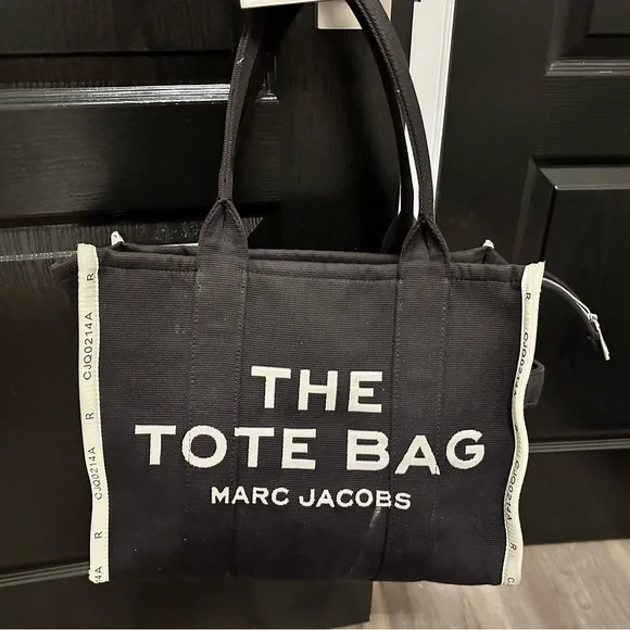 Marc Jacobs Black Tote Bag - Picture 2 of 11